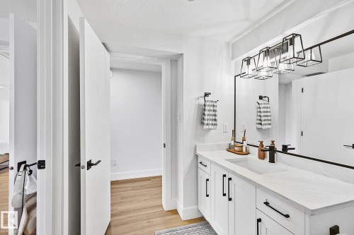 15011 77 Avenue, Edmonton, AB - Indoor Photo Showing Other Room