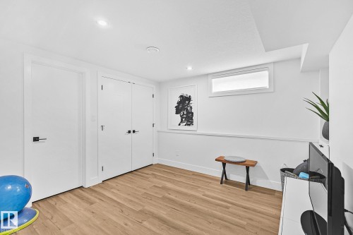 15011 77 Avenue, Edmonton, AB - Indoor Photo Showing Other Room
