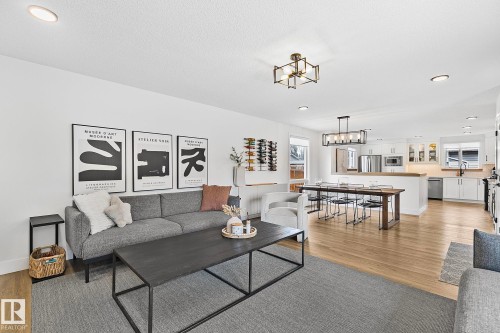 15011 77 Avenue, Edmonton, AB - Indoor Photo Showing Living Room