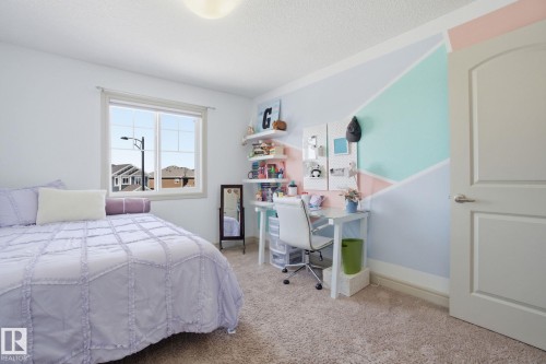 2133 Blue Jay Point(E), Edmonton, AB - Indoor Photo Showing Bedroom