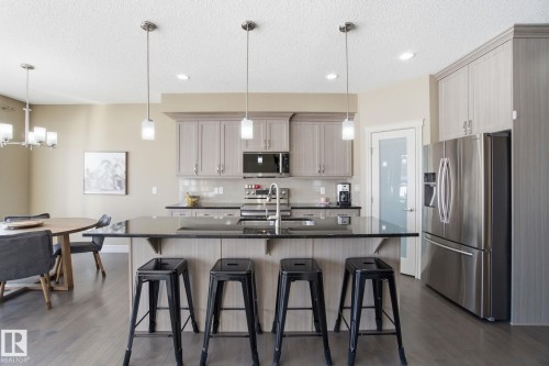 2133 Blue Jay Point(E), Edmonton, AB - Indoor Photo Showing Kitchen With Upgraded Kitchen