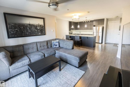 107 3670 139 Avenue, Edmonton, AB - Indoor Photo Showing Living Room