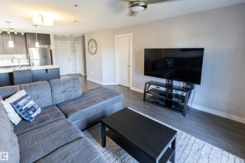 107 3670 139 Avenue, Edmonton, AB - Indoor Photo Showing Living Room