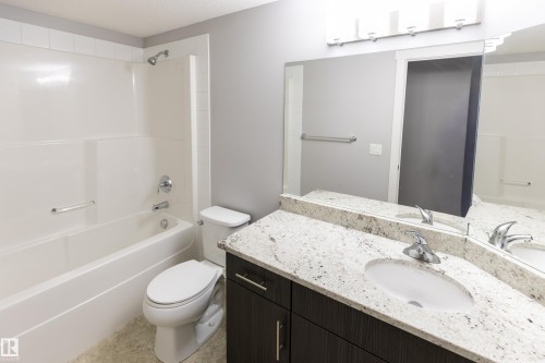 107 3670 139 Avenue, Edmonton, AB - Indoor Photo Showing Bathroom