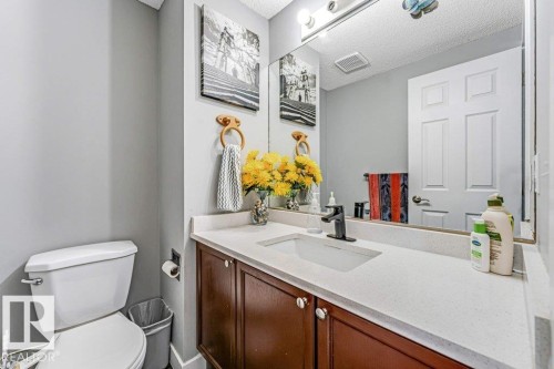 2317 27 Avenue, Edmonton, AB - Indoor Photo Showing Bathroom