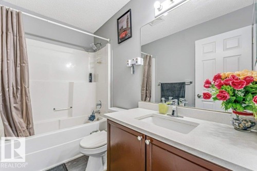 2317 27 Avenue, Edmonton, AB - Indoor Photo Showing Bathroom