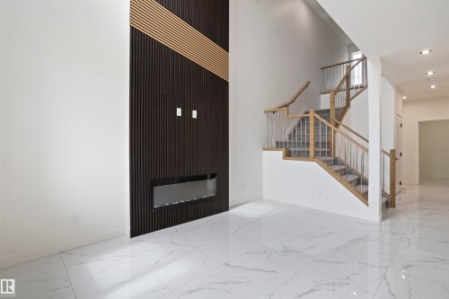 3013 8 Avenue, Edmonton, AB - Indoor Photo Showing Other Room