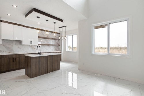 3013 8 Avenue, Edmonton, AB - Indoor Photo Showing Kitchen