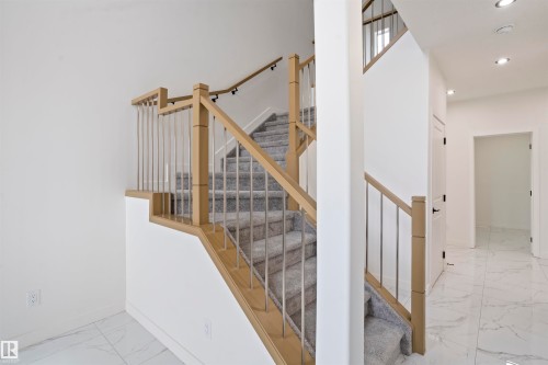 3013 8 Avenue, Edmonton, AB - Indoor Photo Showing Other Room