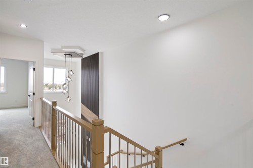 3013 8 Avenue, Edmonton, AB - Indoor Photo Showing Other Room