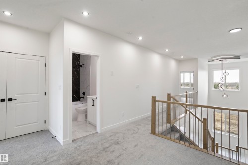3013 8 Avenue, Edmonton, AB - Indoor Photo Showing Other Room