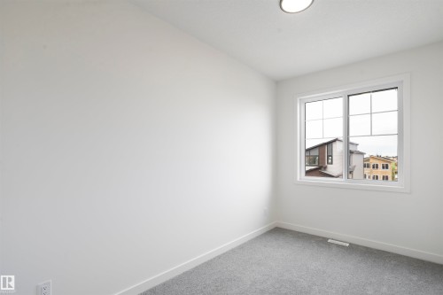 3013 8 Avenue, Edmonton, AB - Indoor Photo Showing Other Room
