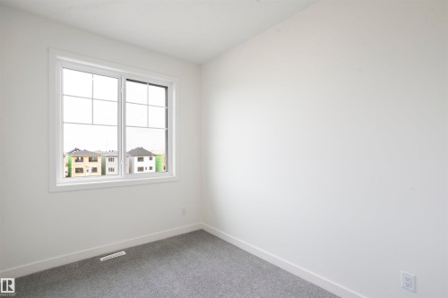 3013 8 Avenue, Edmonton, AB - Indoor Photo Showing Other Room