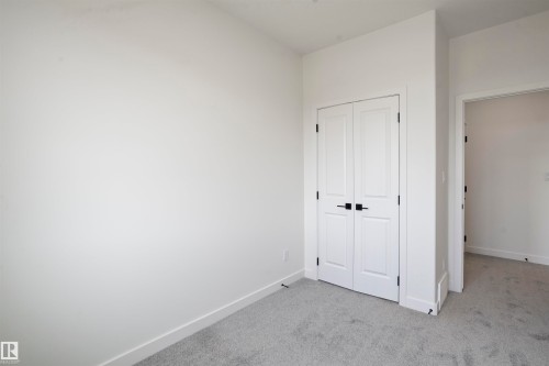 3013 8 Avenue, Edmonton, AB - Indoor Photo Showing Other Room