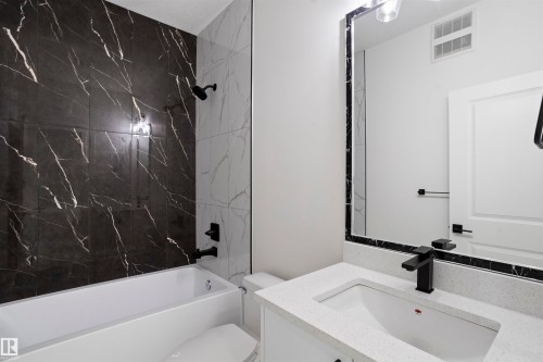 3013 8 Avenue, Edmonton, AB - Indoor Photo Showing Bathroom