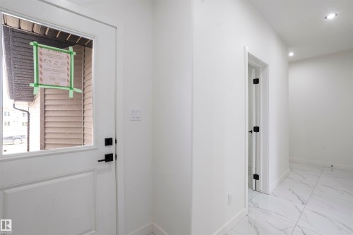 3013 8 Avenue, Edmonton, AB - Indoor Photo Showing Other Room