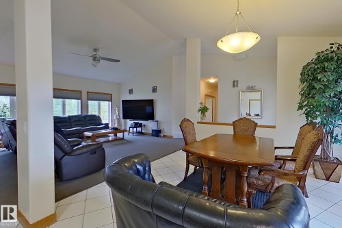 621032 Rr 234, Rural Athabasca County, AB - Indoor Photo Showing Living Room