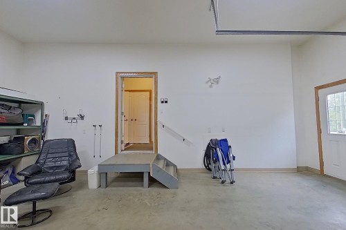 621032 Rr 234, Rural Athabasca County, AB - Indoor Photo Showing Garage