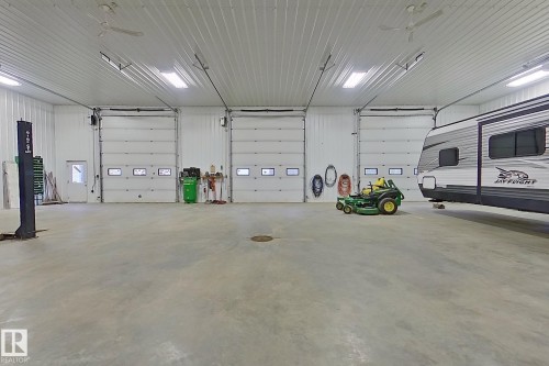 621032 Rr 234, Rural Athabasca County, AB - Indoor Photo Showing Garage