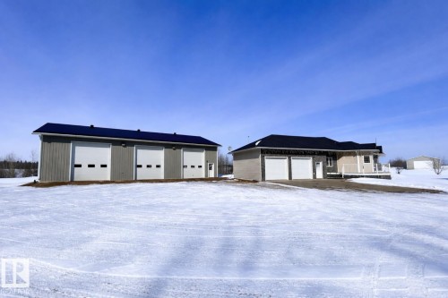 621032 Rr 234, Rural Athabasca County, AB - Indoor Photo Showing Garage