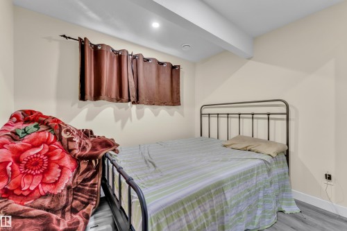Image quality insufficient for description - 3363 13 Avenue, Edmonton, AB - Indoor Photo Showing Bedroom