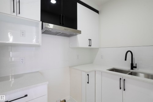 723 30 Street, Edmonton, AB - Indoor Photo Showing Kitchen With Double Sink
