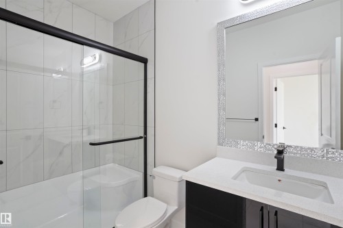 723 30 Street, Edmonton, AB - Indoor Photo Showing Bathroom