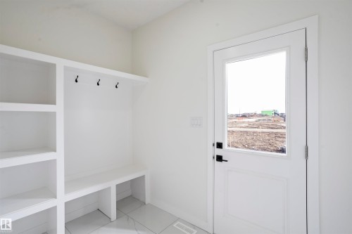 723 30 Street, Edmonton, AB - Indoor Photo Showing Other Room