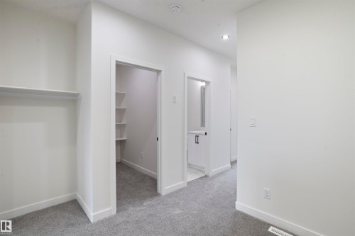 723 30 Street, Edmonton, AB - Indoor Photo Showing Other Room