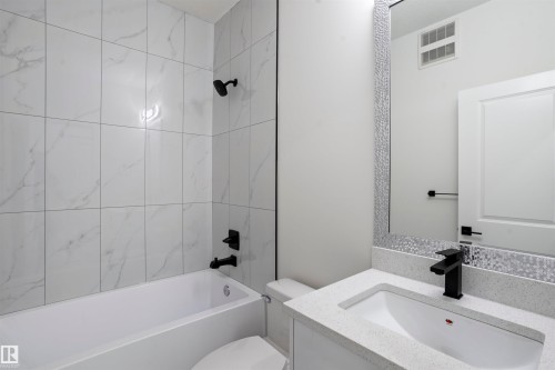 723 30 Street, Edmonton, AB - Indoor Photo Showing Bathroom