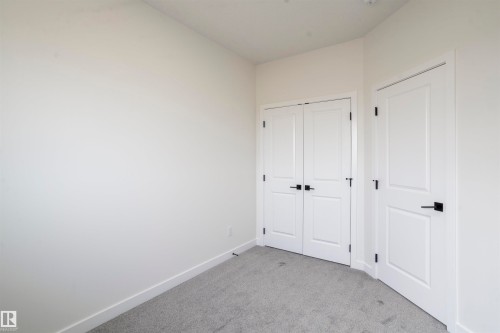 723 30 Street, Edmonton, AB - Indoor Photo Showing Other Room