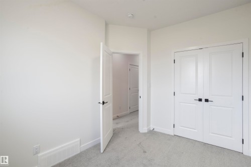 723 30 Street, Edmonton, AB - Indoor Photo Showing Other Room