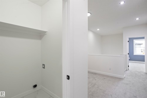 723 30 Street, Edmonton, AB - Indoor Photo Showing Other Room