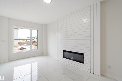 723 30 Street, Edmonton, AB - Indoor With Fireplace