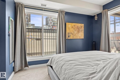202 10523 123 Street, Edmonton, AB - Indoor Photo Showing Bedroom