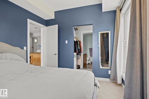 202 10523 123 Street, Edmonton, AB - Indoor Photo Showing Bedroom
