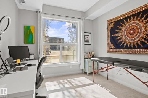 202 10523 123 Street, Edmonton, AB - Indoor Photo Showing Office