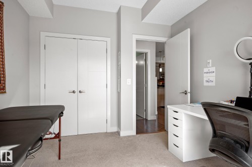 202 10523 123 Street, Edmonton, AB - Indoor Photo Showing Office