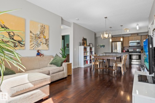 202 10523 123 Street, Edmonton, AB - Indoor