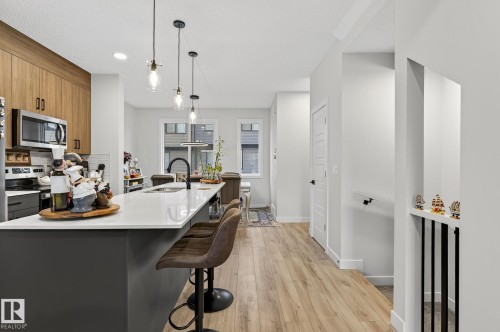 72 11910 35 Avenue, Edmonton, AB - Indoor Photo Showing Kitchen With Upgraded Kitchen