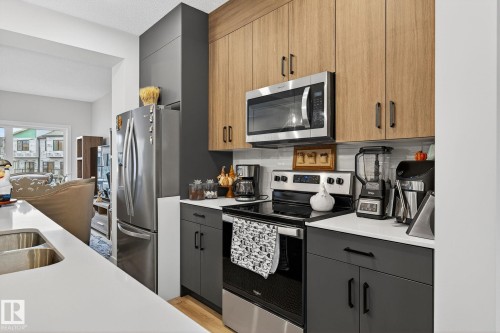 72 11910 35 Avenue, Edmonton, AB - Indoor Photo Showing Kitchen With Double Sink