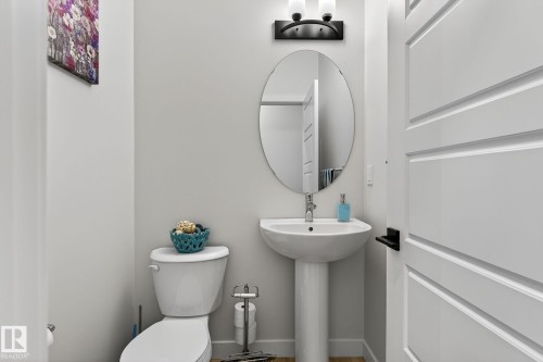 72 11910 35 Avenue, Edmonton, AB - Indoor Photo Showing Bathroom