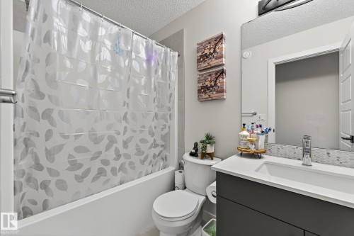 72 11910 35 Avenue, Edmonton, AB - Indoor Photo Showing Bathroom