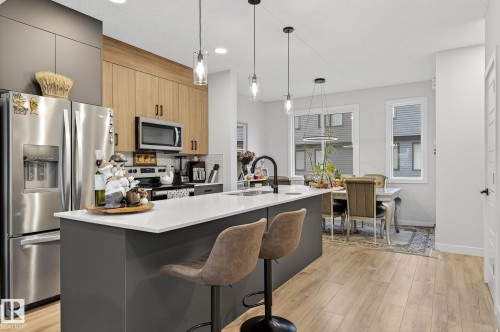 72 11910 35 Avenue, Edmonton, AB - Indoor Photo Showing Kitchen With Upgraded Kitchen