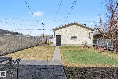 7550 81 Avenue Nw, Edmonton, AB - Outdoor