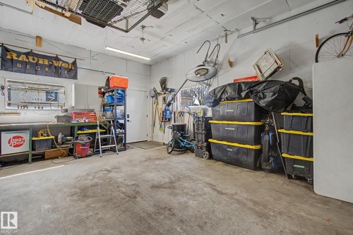 7550 81 Avenue Nw, Edmonton, AB - Indoor Photo Showing Garage