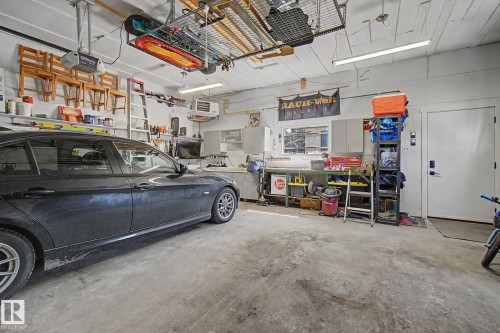 7550 81 Avenue Nw, Edmonton, AB - Indoor Photo Showing Garage