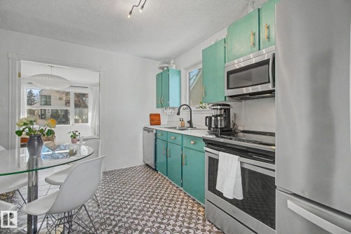 7550 81 Avenue Nw, Edmonton, AB - Indoor