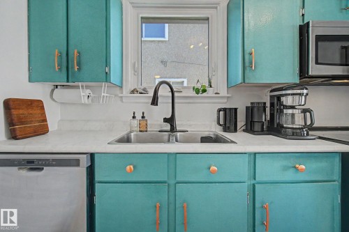 7550 81 Avenue Nw, Edmonton, AB - Indoor