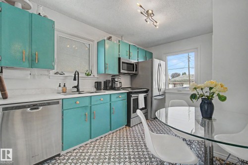 7550 81 Avenue Nw, Edmonton, AB - Indoor Photo Showing Other Room